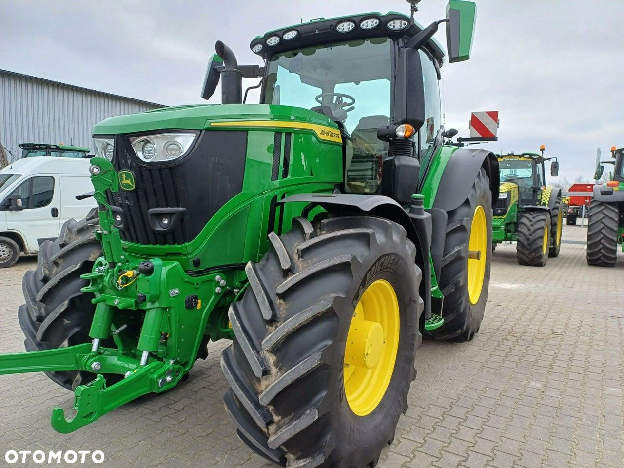John Deere 6R250 - 8