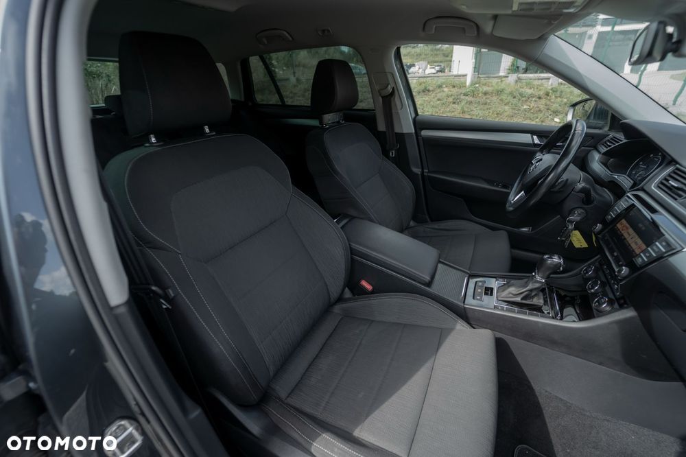 Skoda Superb 2.0 TDI DSG Ambition - 30