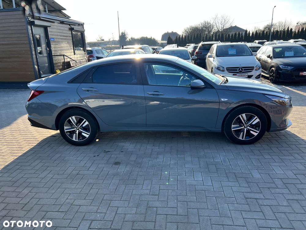 Hyundai Elantra - 37