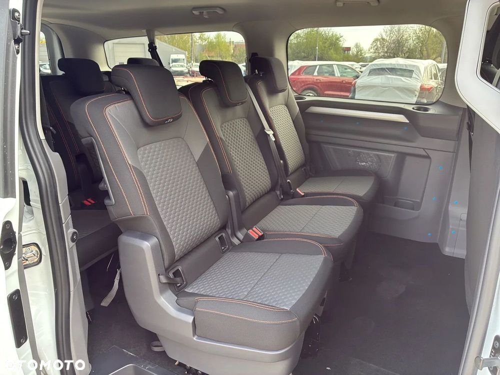 Volkswagen Caravelle - 16