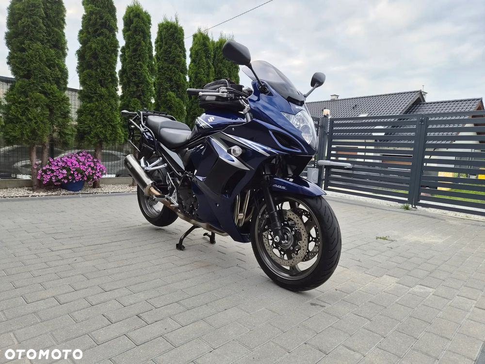 Suzuki GSX - 9