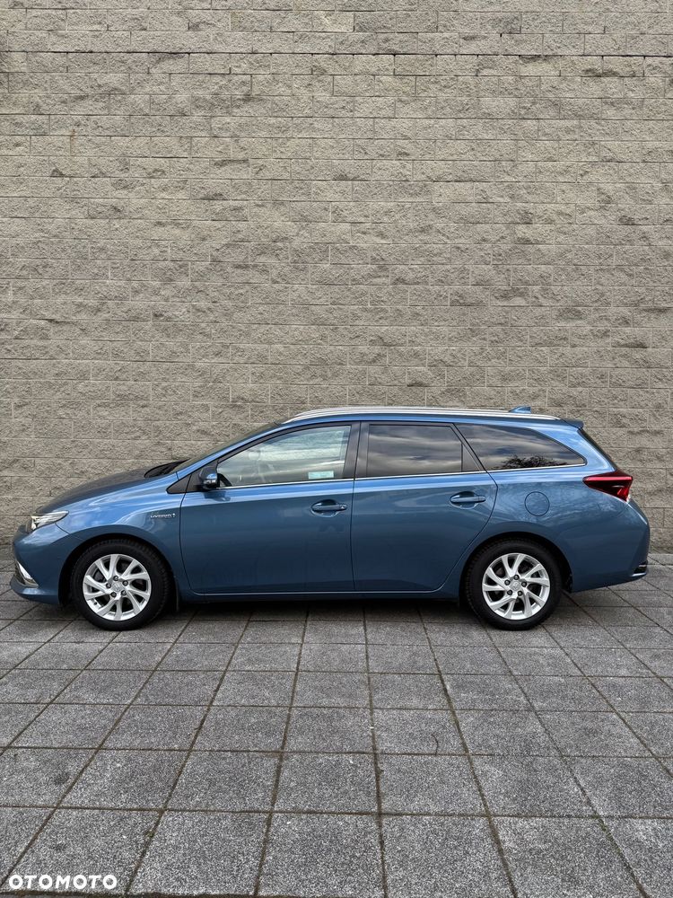 Toyota Auris Hybrid 135 Prestige - 6