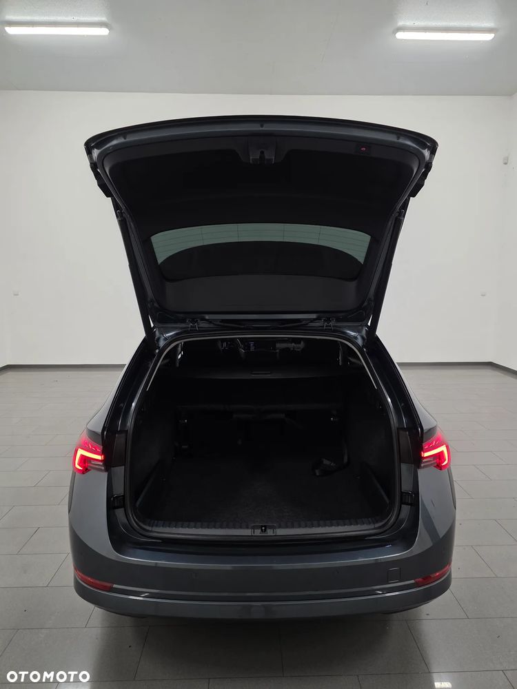 Skoda Octavia 2.0 TDI DSG Exclusive Plus - 40