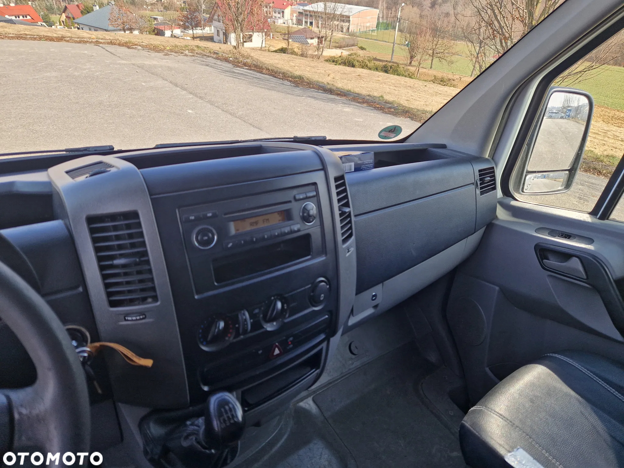 Mercedes-Benz Sprinter - 14