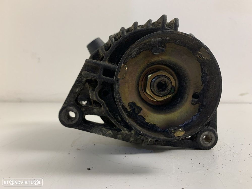 Alternador Usado FORD FOCUS 1.8 TDCi | 03.01 - 11.04 REF. 1M5T10300BD MOTOR F9DA - 2