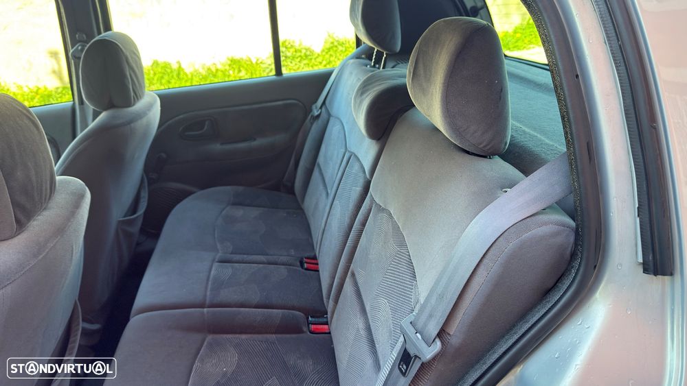 Renault Clio 1.9 DTi RXE - 6