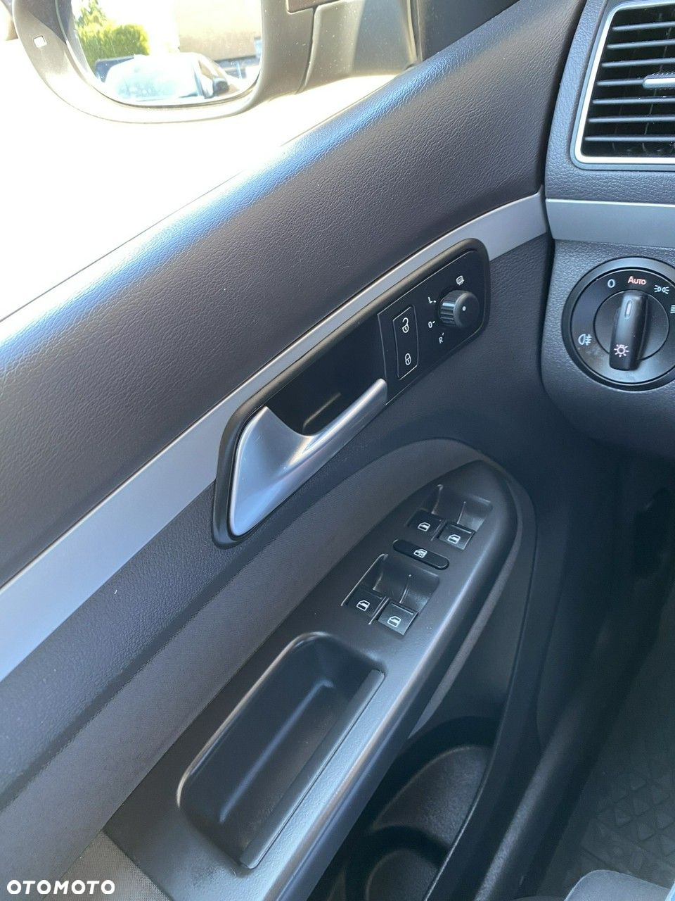 Volkswagen Touran - 19