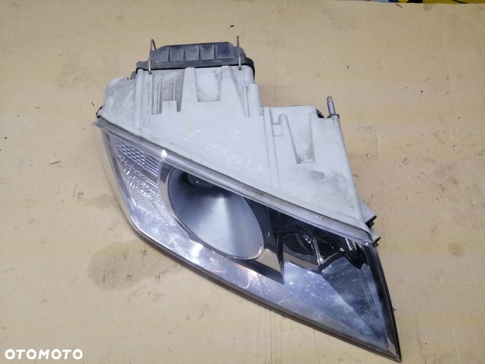 Skoda Octavia II lampa przednia prawa EU - 2