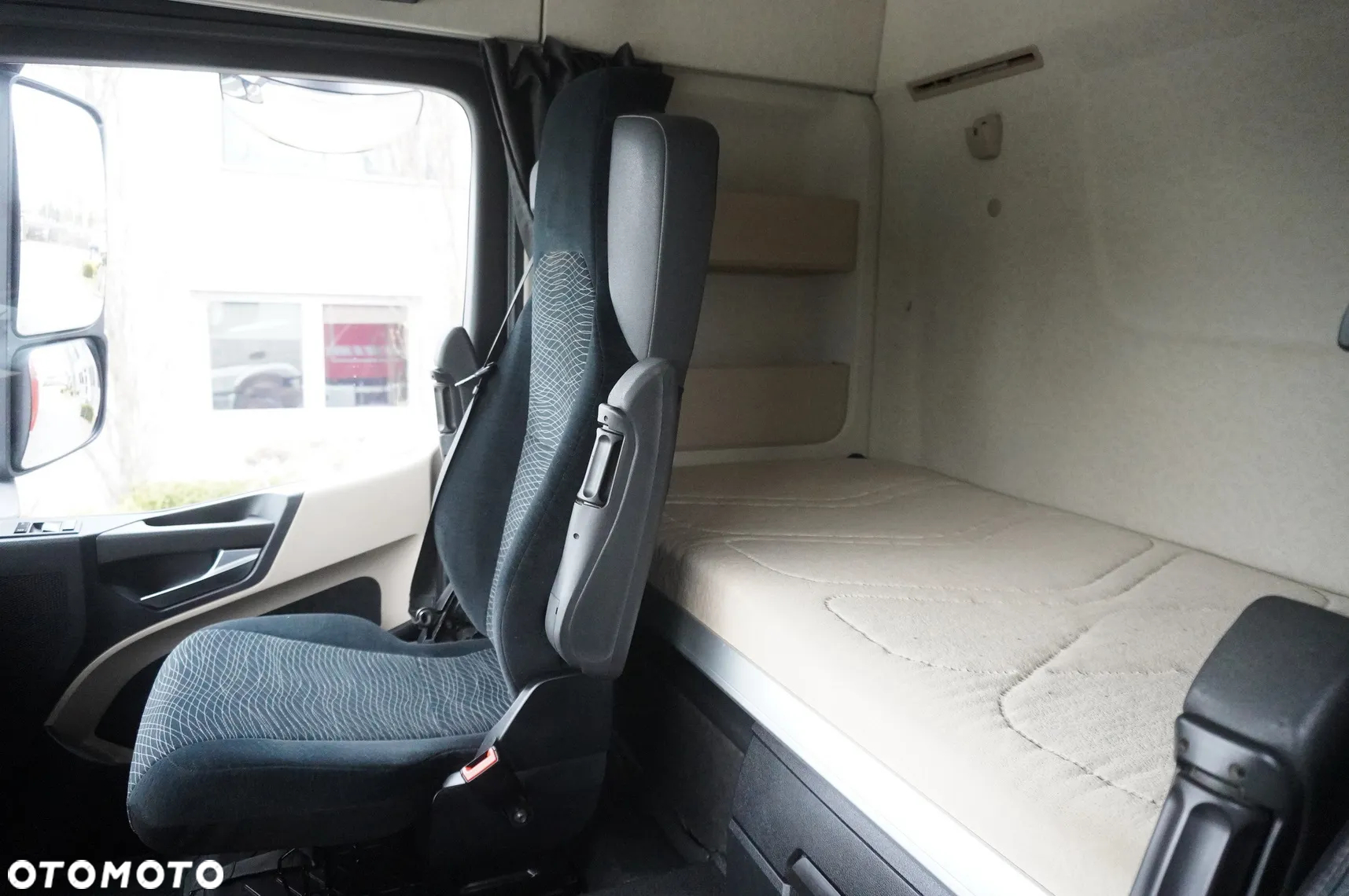 Mercedes-Benz Actros 3563 8x4 / wywrotka do zboża 20 t ładowności - 27