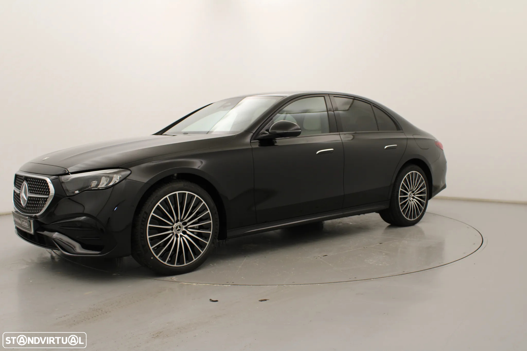 Mercedes-Benz E 300 Standard - 14