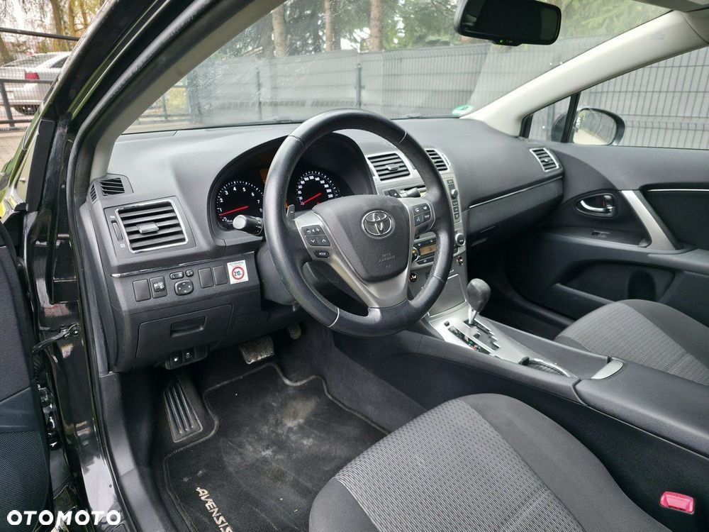 Toyota Avensis - 6