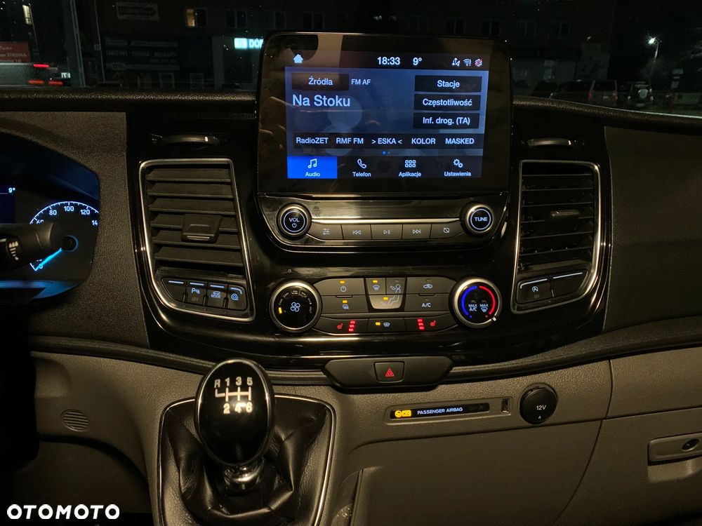 Ford CUSTOM LIMITED EDITION KOMFORT+ REF. KSENONOWE PLUS LEDOWE, NAWIGACJA, KAMERA, PARKTRONIKI, ZABUDOWA SERWIS, WARSZTAT, WINDA - RAMPA NAJAZD TRANSPORTOWY - 40