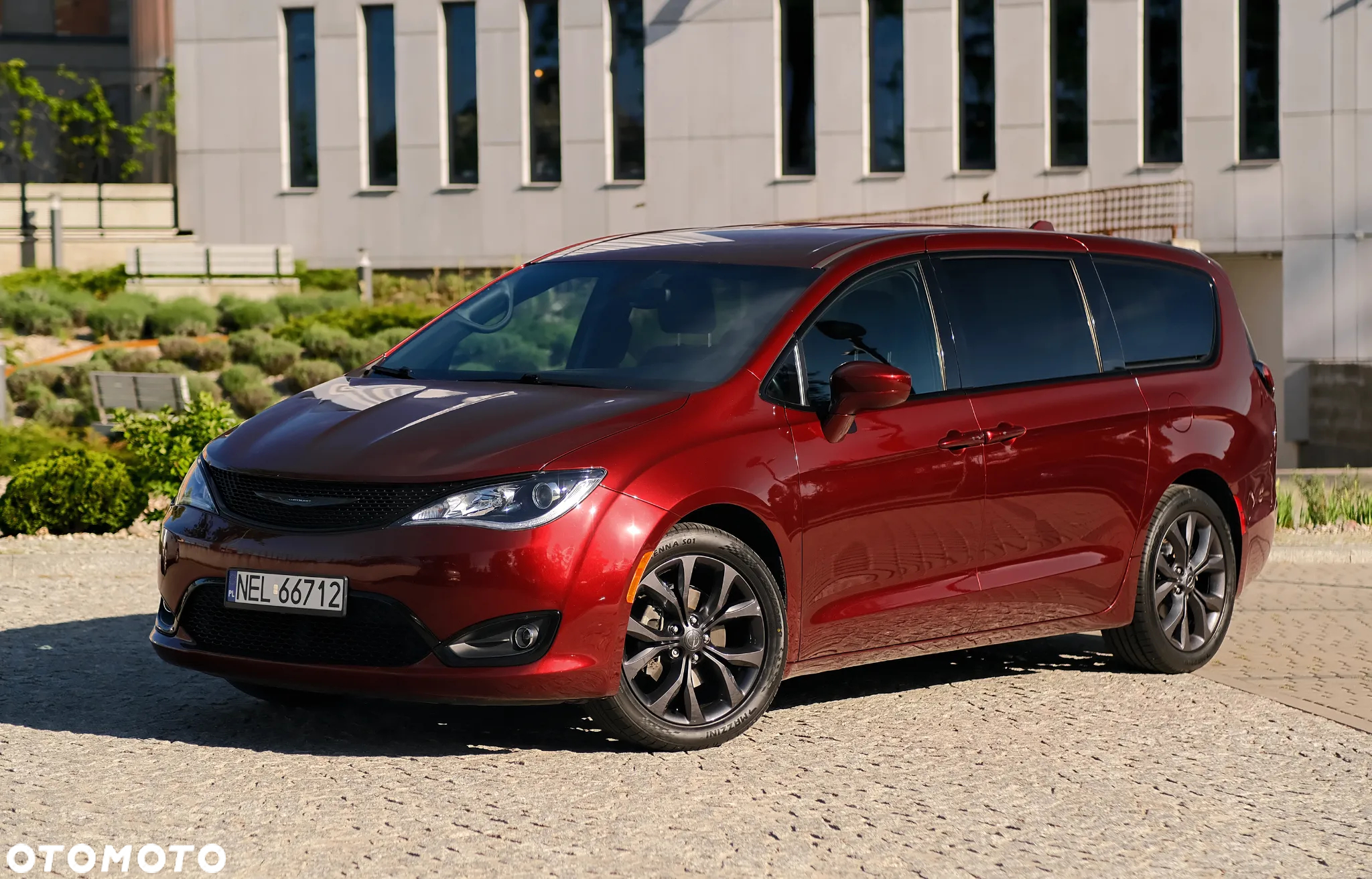 Chrysler Pacifica - 3