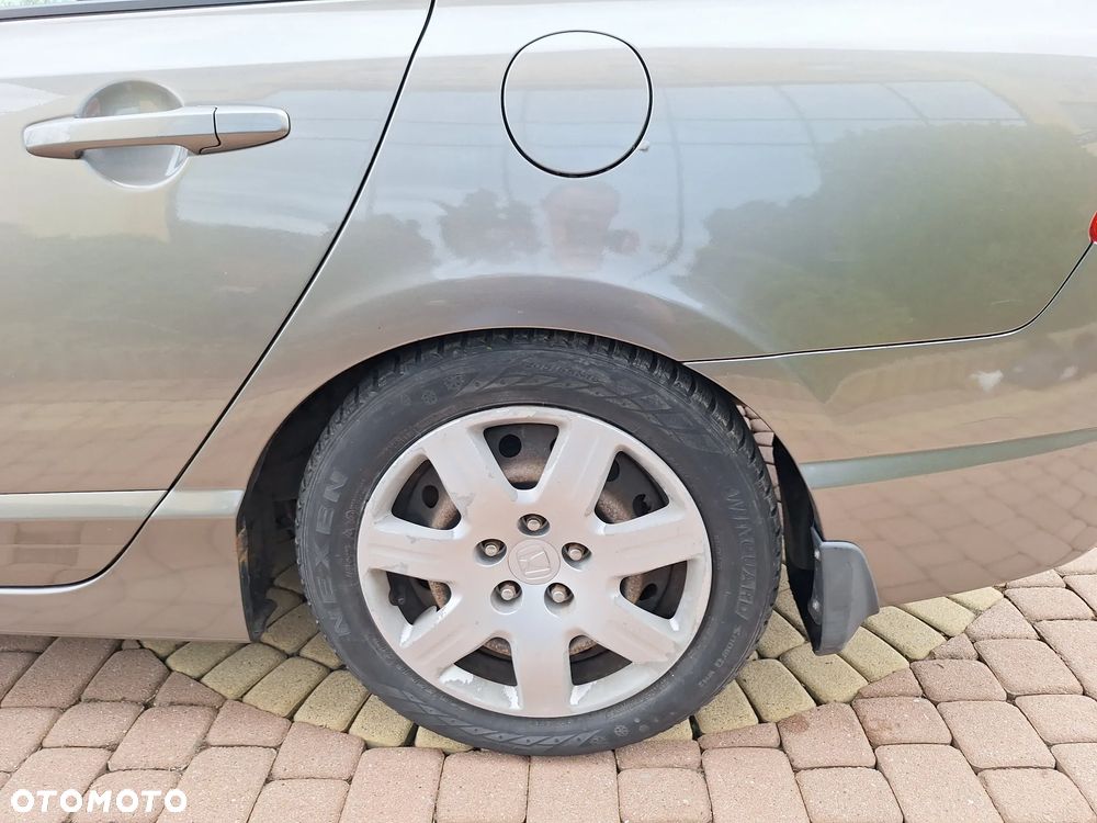 Honda Civic 1.8 Comfort - 31