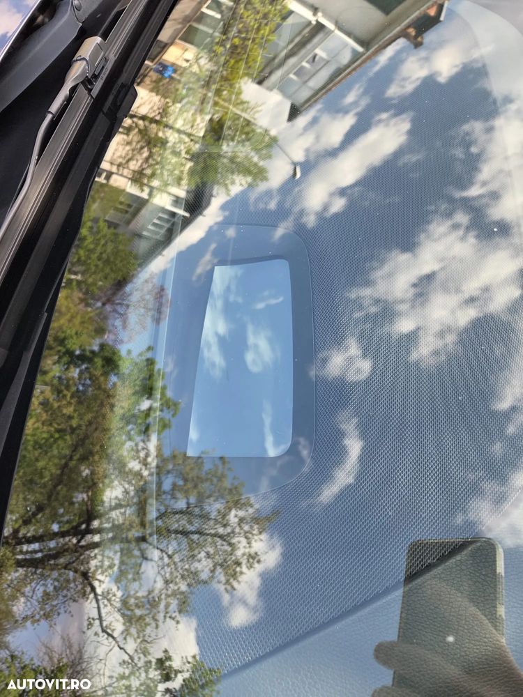 Mercedes-Benz E - 12