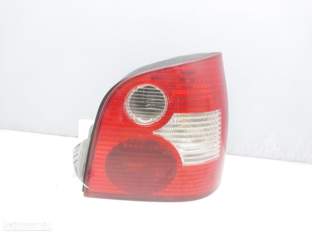 FAROLIM TRASEIRO DIREITO VOLKSWAGEN POLO 2005 -6Q6945258A - 4