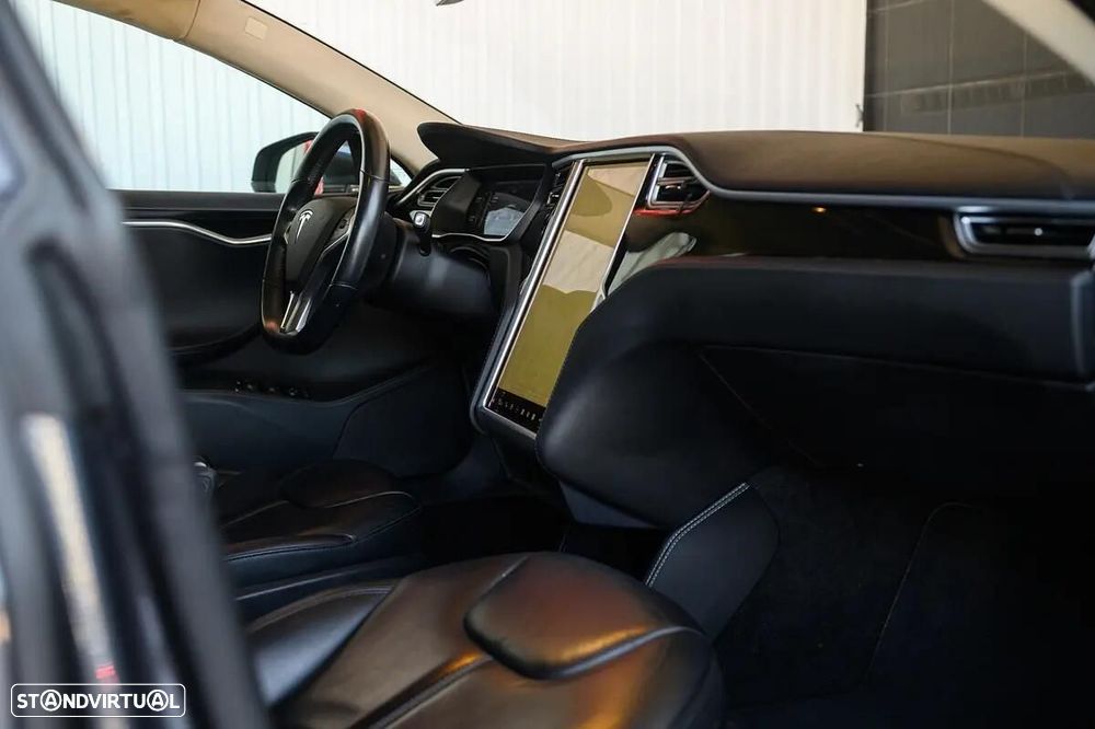 Tesla Model S - 58