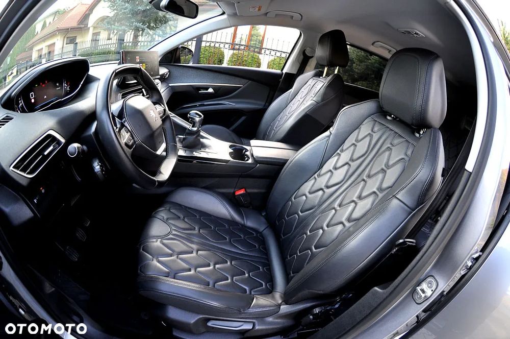 Peugeot 5008 1.2 PureTech Allure S&S - 25