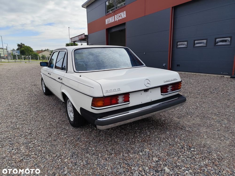 Mercedes-Benz W123 - 2