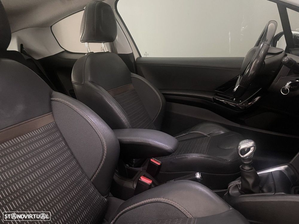 Peugeot 208 1.6 e-HDi Allure - 21