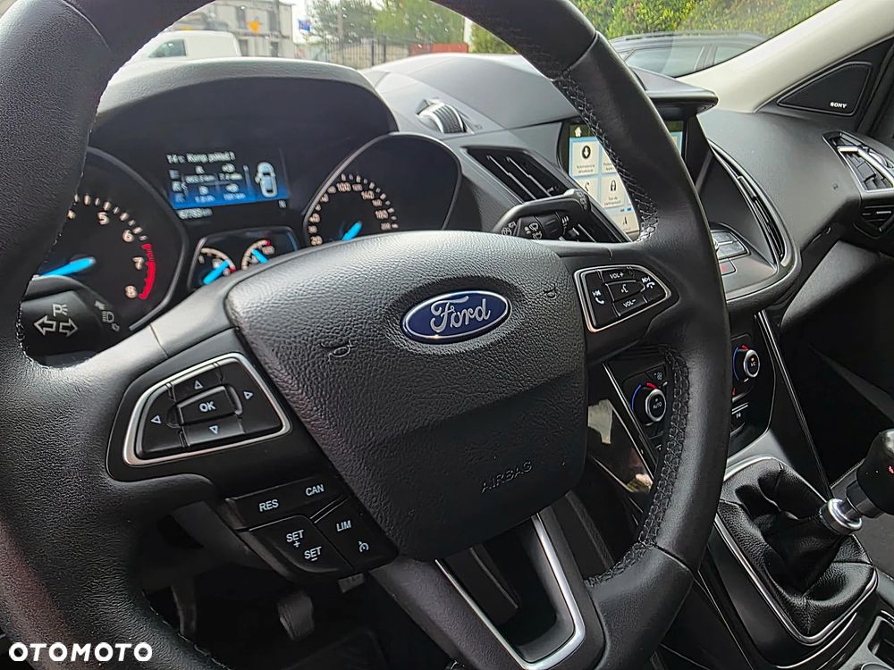 Ford Kuga 1.5 EcoBoost 2x4 Titanium - 11