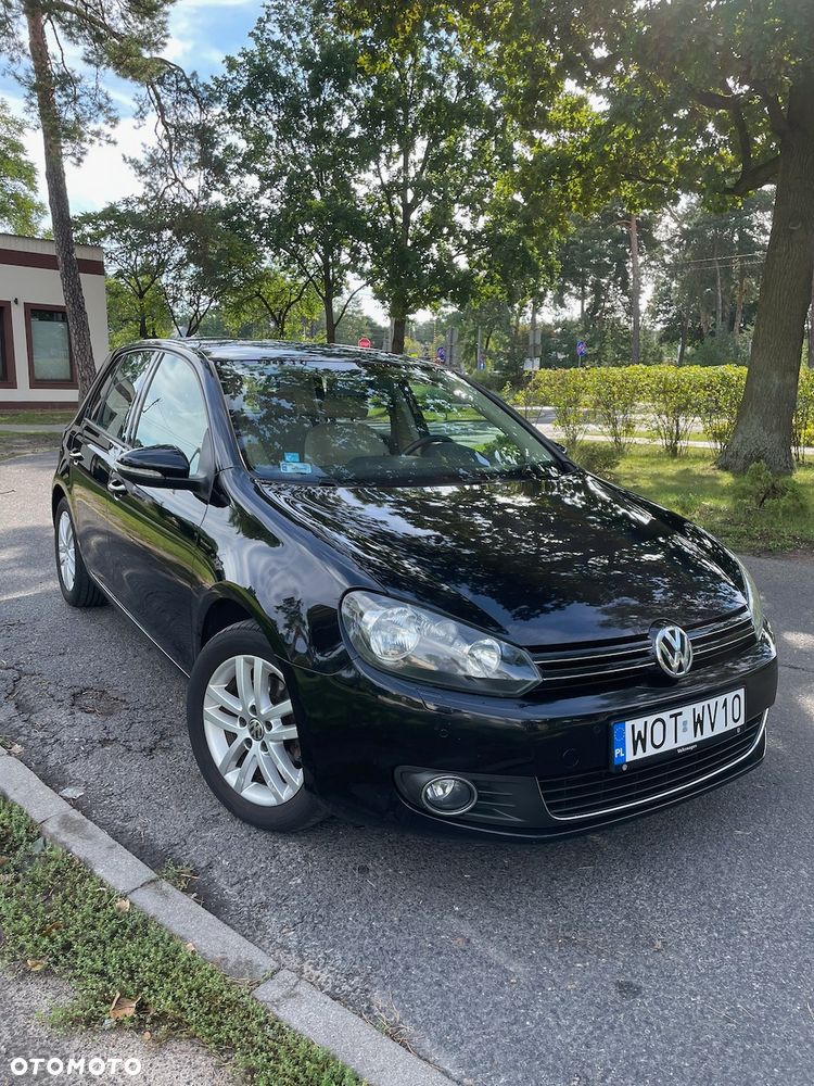Volkswagen Golf - 1