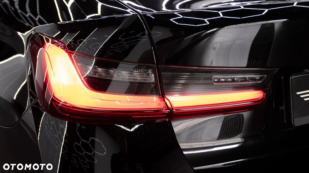 BMW Seria 3 318i Sport - 12