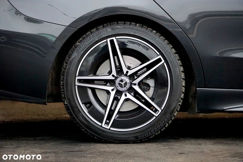 Mercedes-Benz Klasa C 180 9G-TRONIC AMG Line - 15