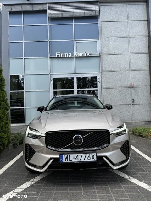 Volvo XC 60 B5 B AWD Plus Dark - 4