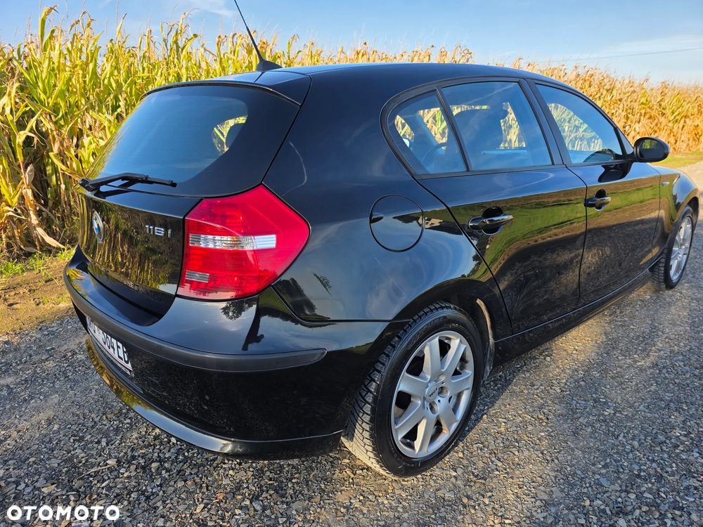 BMW Seria 1 116i - 25