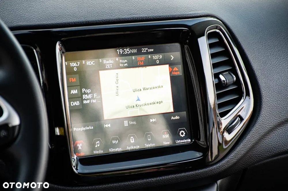 Jeep Compass - 32