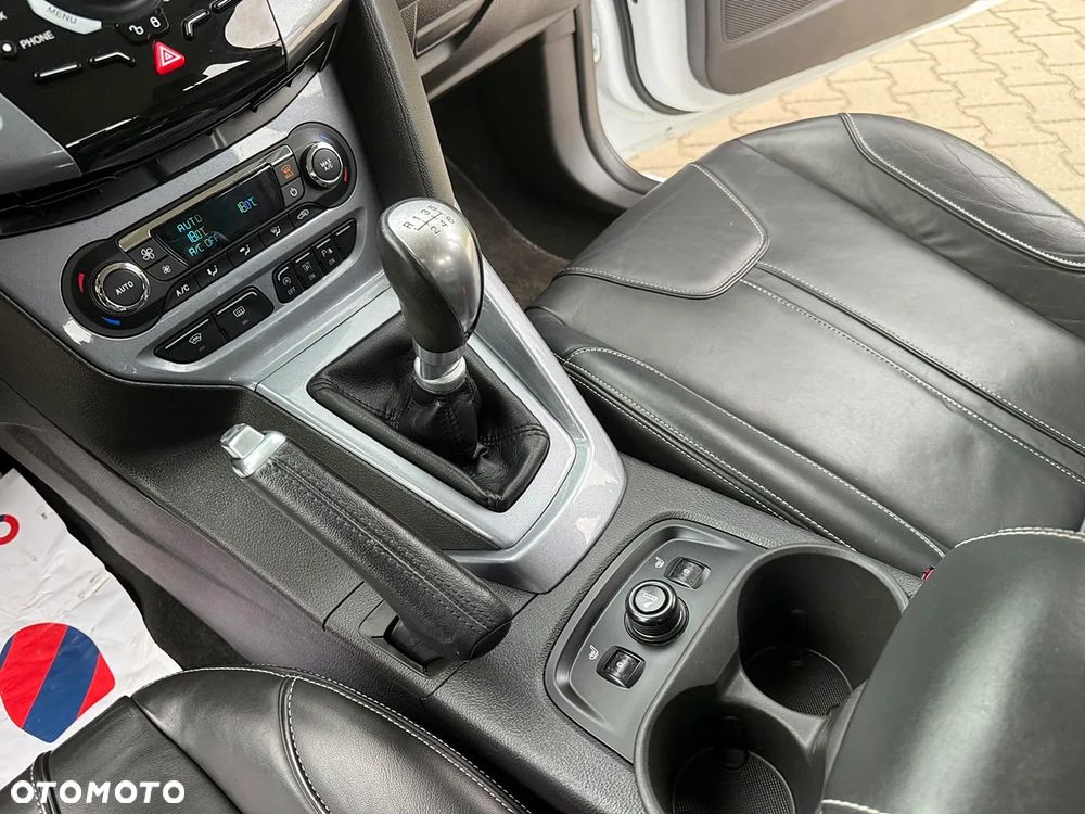 Ford Focus 1.6 EcoBoost Titanium - 35