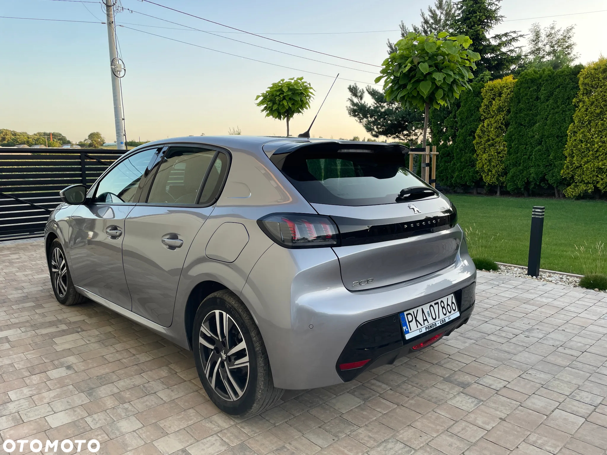Peugeot 208 PureTech 100 EAT8 Allure Pack - 3