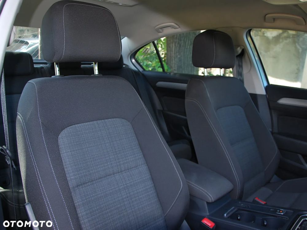 Volkswagen Passat 2.0 TSI Business DSG - 13