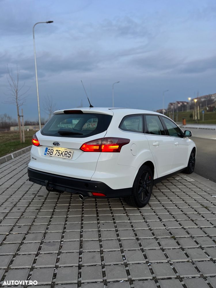 Ford Focus 2.0 TDCI DPF Powershift Titanium - 3