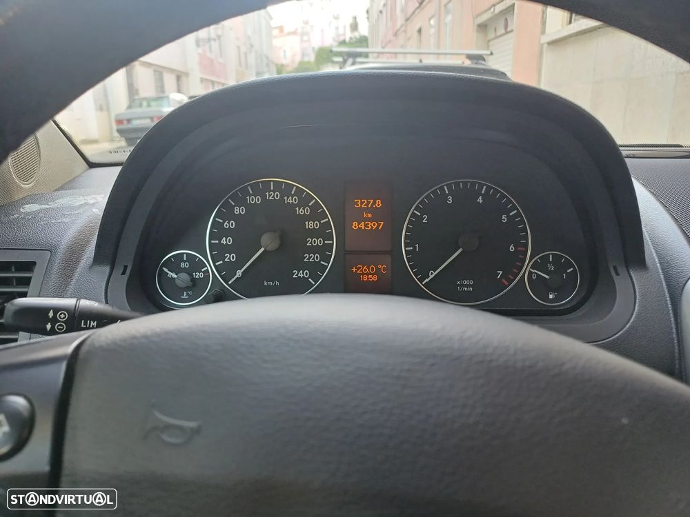 Mercedes-Benz A 160 Avantgarde Aut. — fotografia 7