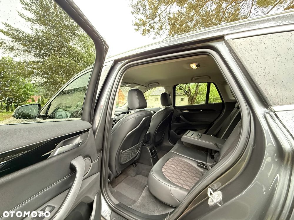 BMW X1 xDrive18d xLine - 23