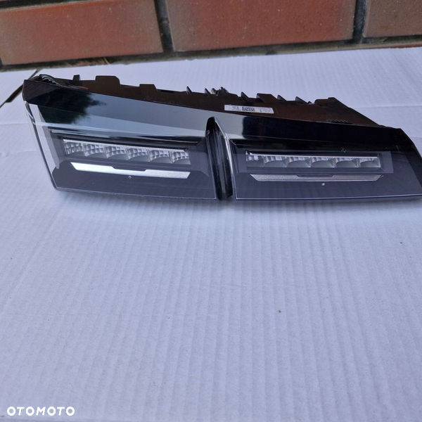 LAMPA LED KLAPY BAGAŻNIKA TYŁ TYLNEJ LEWA PEUGEOT 308 III P5 T10 9835300680