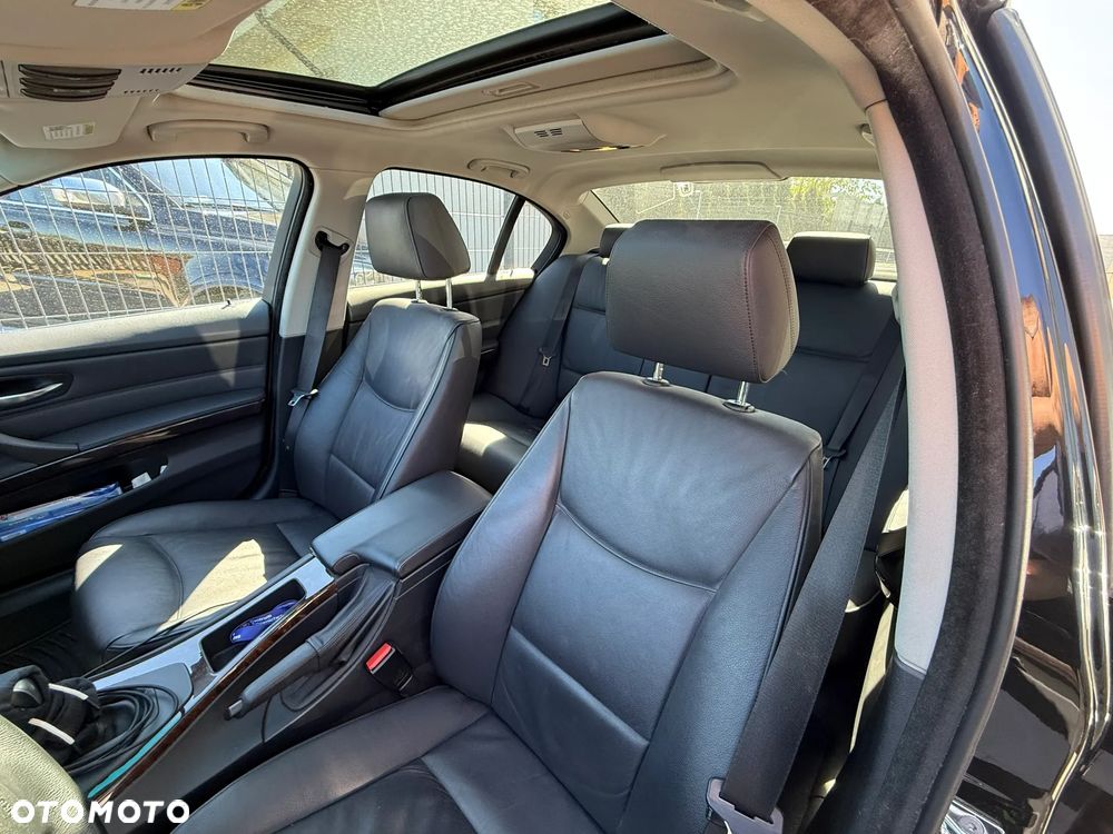 BMW Seria 3 335i - 12