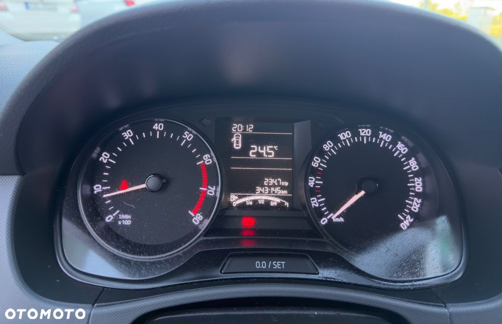Skoda Fabia 1.2 TSI Active - 10