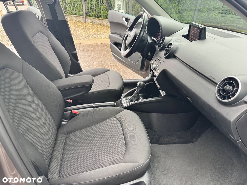 Audi A1 Sportback 1.4 TFSI S tronic design - 21