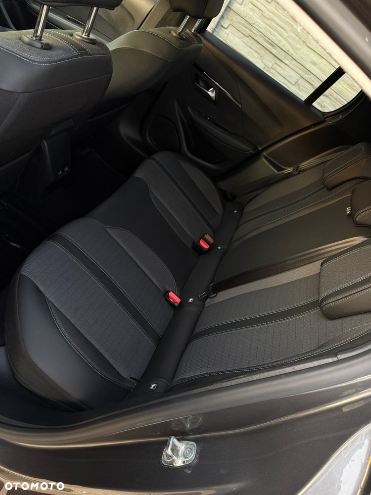 Peugeot 208 1.2 PureTech Allure S&S EAT8 - 26
