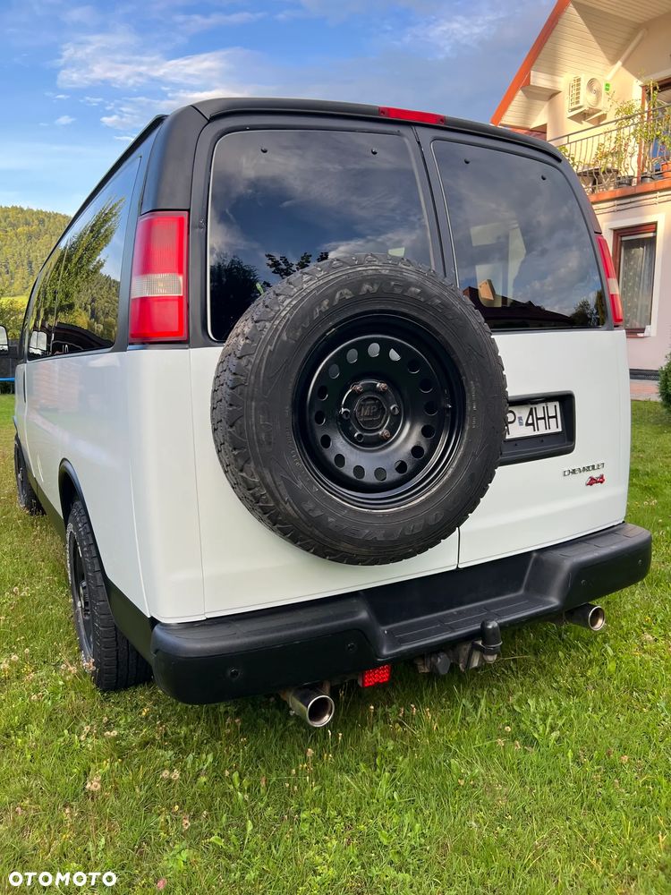 Chevrolet Express - 9