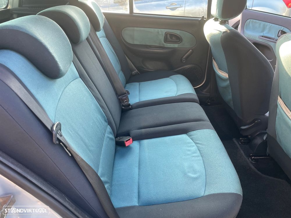 Renault Clio 1.2 16V Extreme - 10