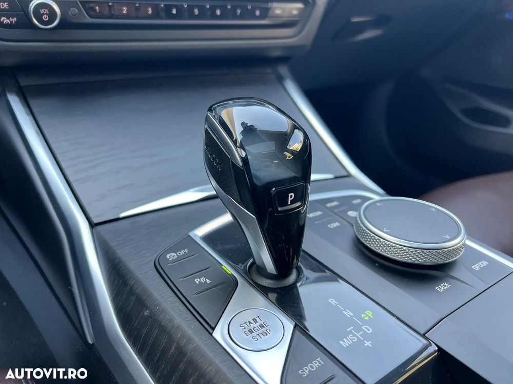 BMW Seria 3 320d xDrive AT MHEV - 24