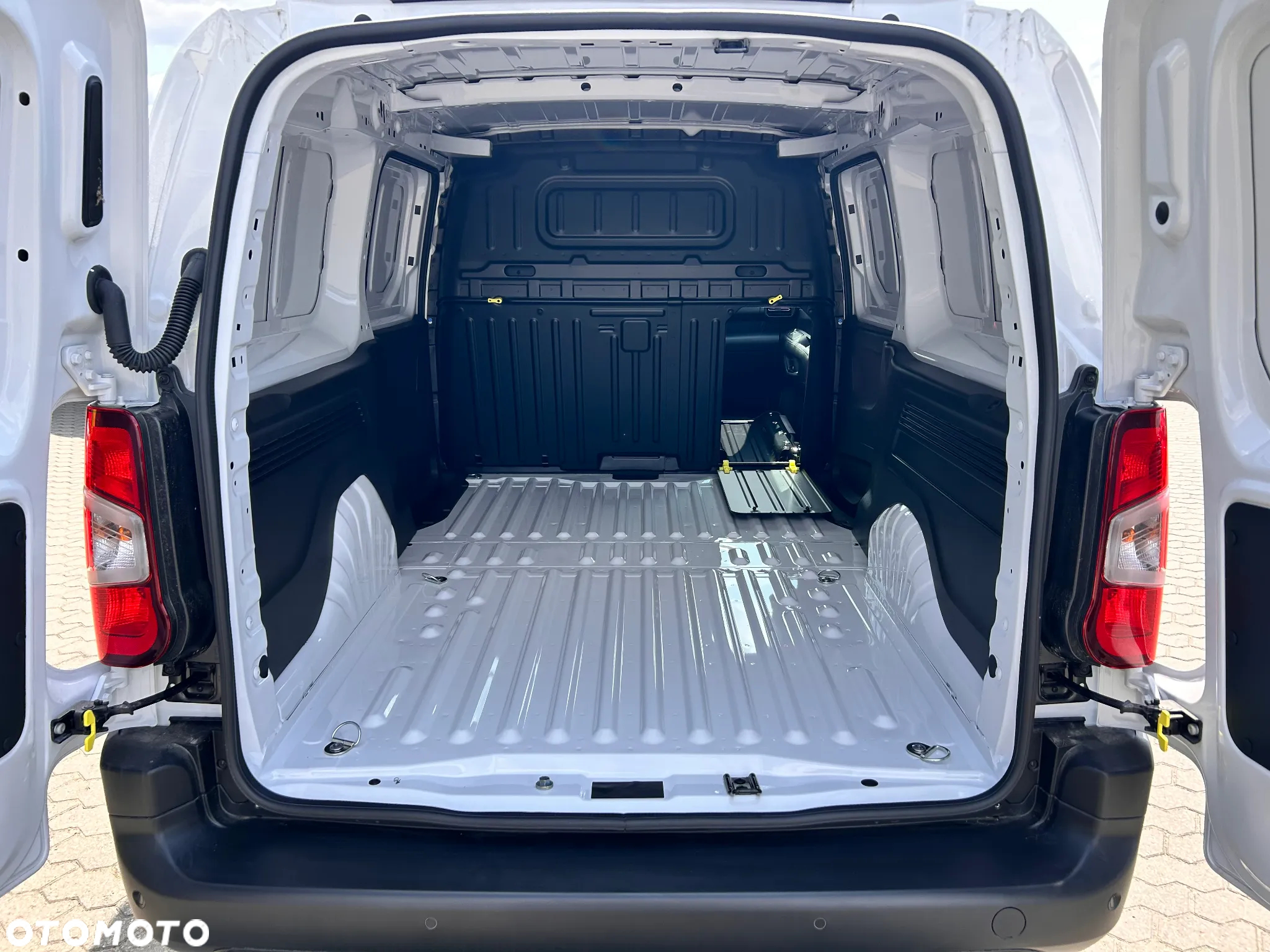Opel Combo Cargo - 8