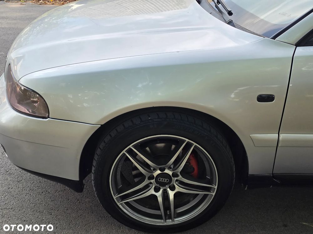 Audi A4 Avant 2.8 - 8