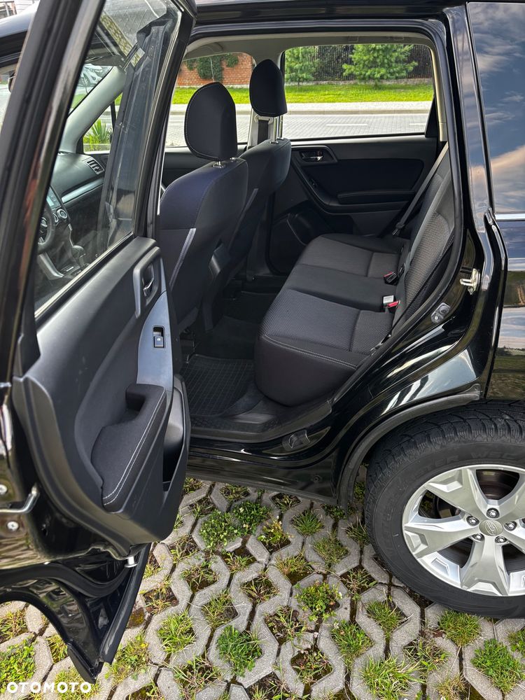 Subaru Forester 2.0 D Exclusive Lineartronic - 15