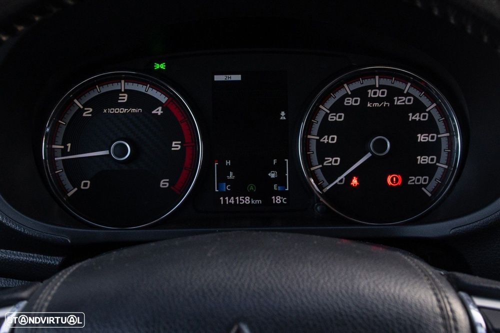 Mitsubishi L200 2.3 DI-D CD Invite 4WD - 14