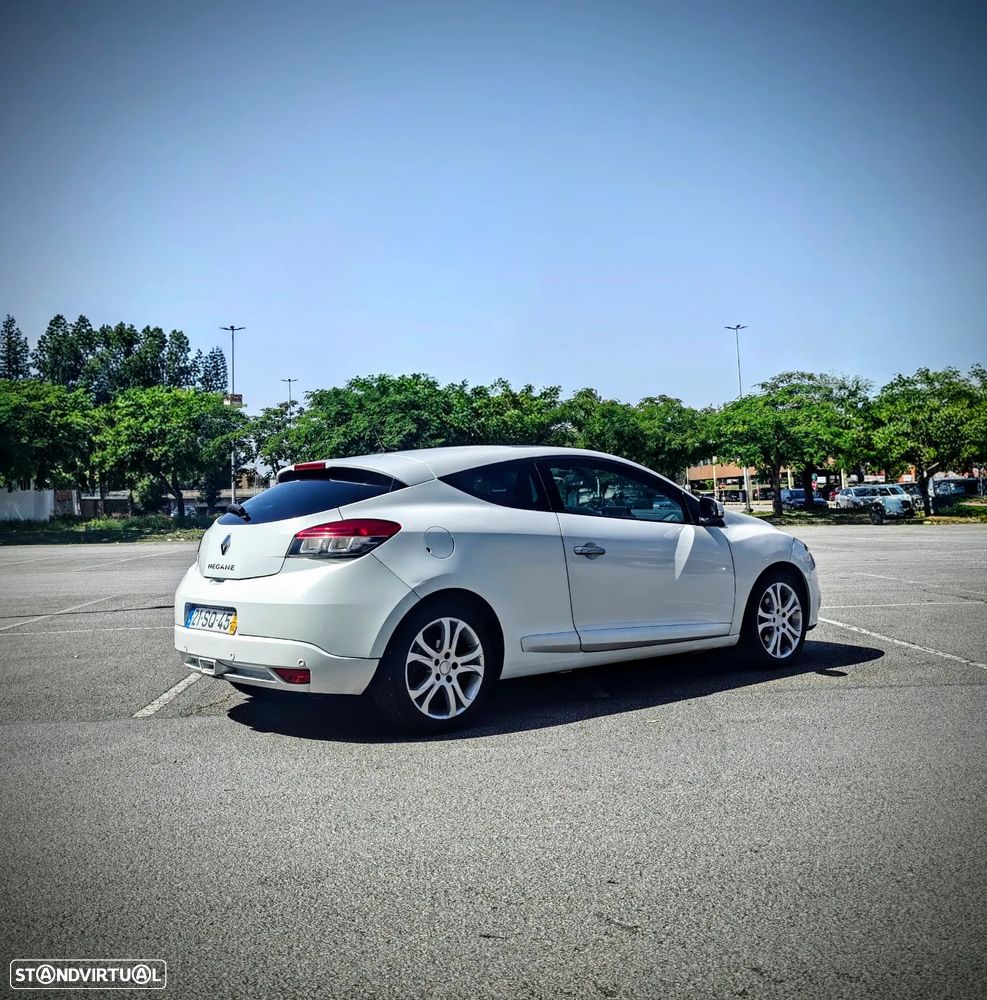 Renault Mégane Coupe Energy dCi 110 FAP Start & Stop GT Line - 23